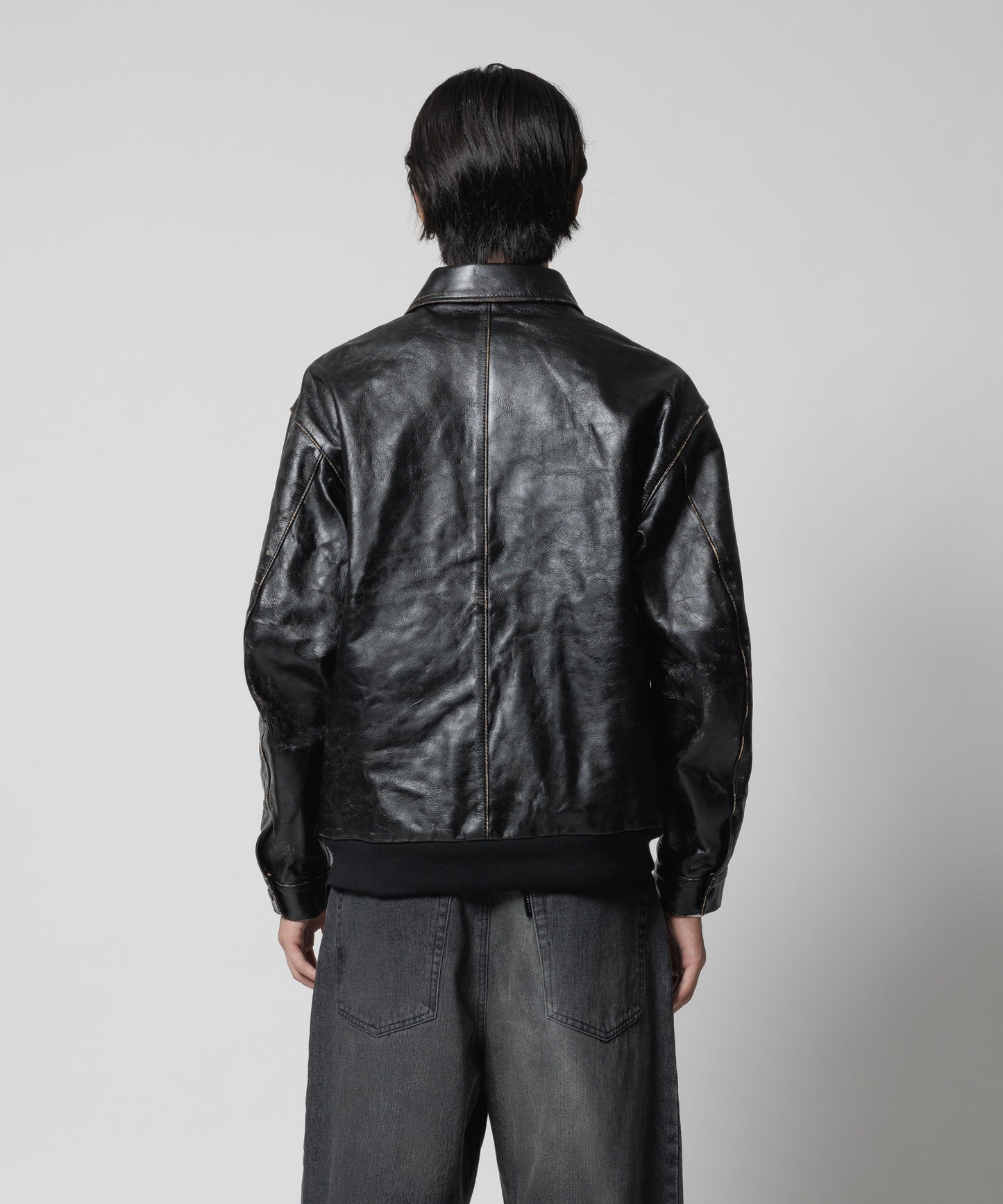 TYPE A-2 DISTRESSED LEATHER JACKET(xblackmeans)